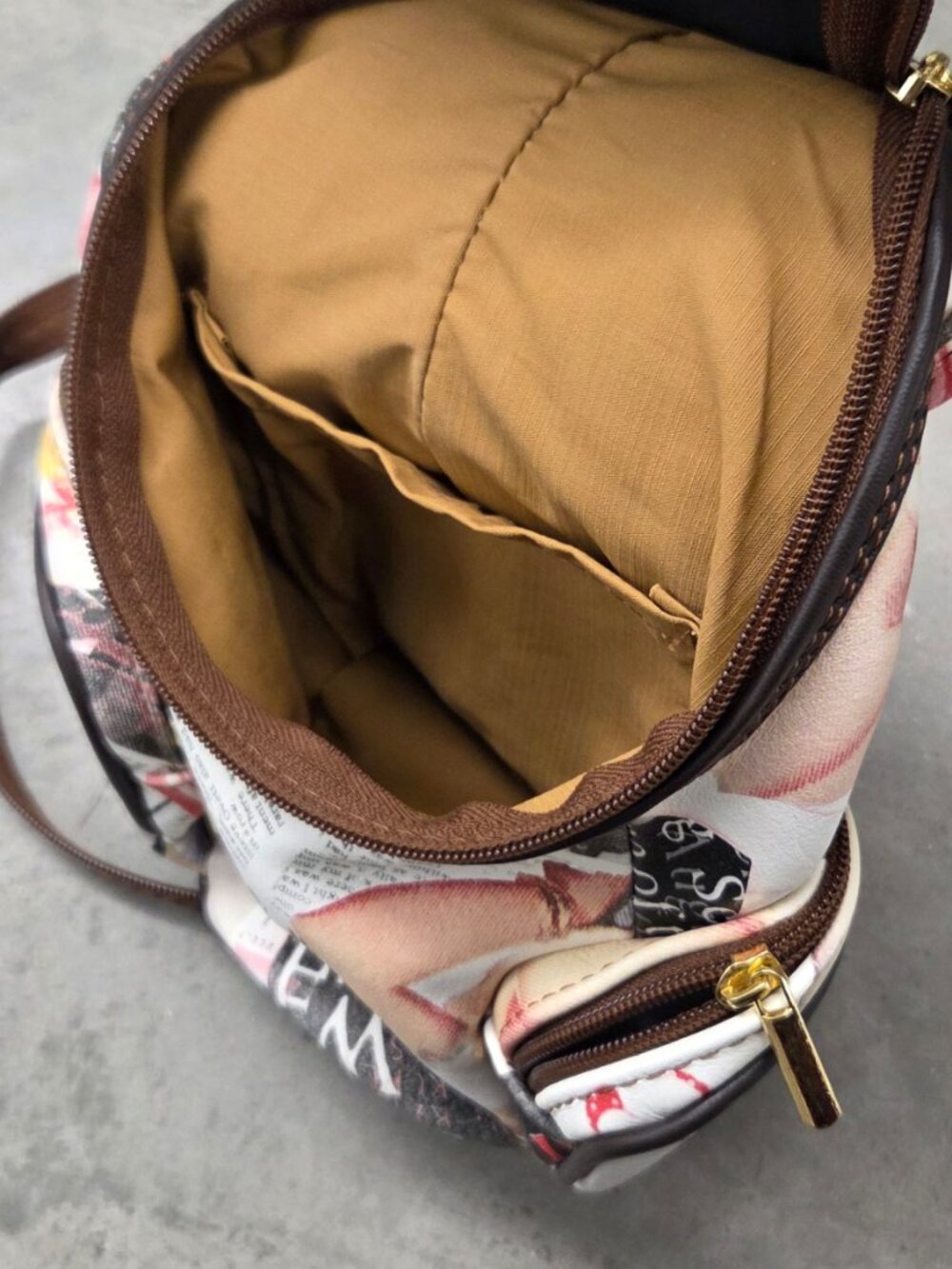 60s Style Backpack - Picture 3 of 3
